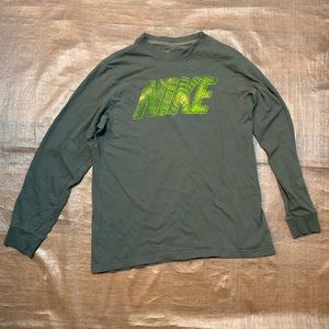 Nike Long Sleeve T-Shirt - Boys XL